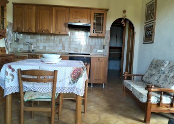 salone con angolo cottura - Villa via Arezzo, Ardea - foto 9