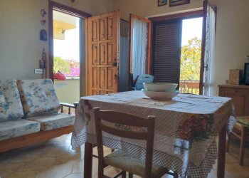 salone con angolo cottura - Villa via Arezzo, Ardea - foto 10