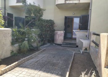 giardino posteriore - Villa via Arezzo, Ardea - foto 16