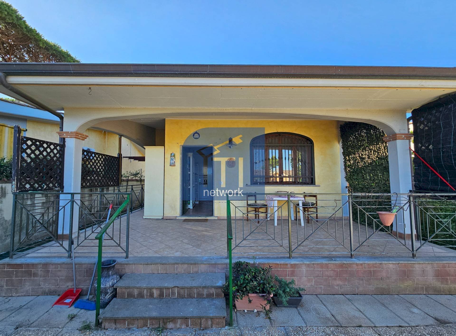 facciata - Villa via degli abeti, Ardea - foto 1