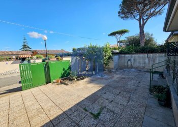 giardino - Villa via degli abeti, Ardea - foto 5