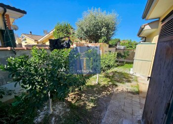 giardino - Villa via degli abeti, Ardea - foto 31