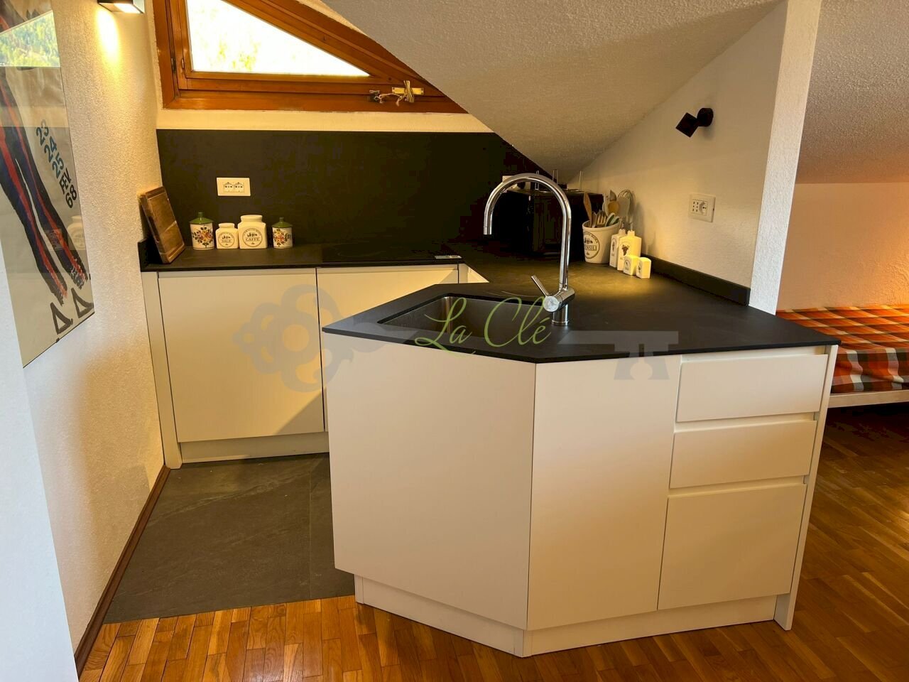 AFFITTO DOLONNE - CUCINA - Attic Courmayeur - photo 3