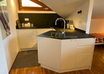 AFFITTO DOLONNE - CUCINA - Attic Courmayeur - photo 3