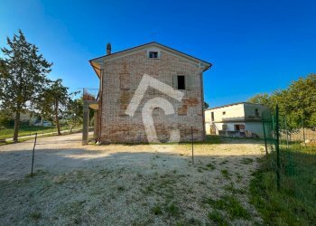 7F127BE8-C79C-49B6-92D5-E2D88553F5BE.jpeg - Casale Montecarotto - foto 3