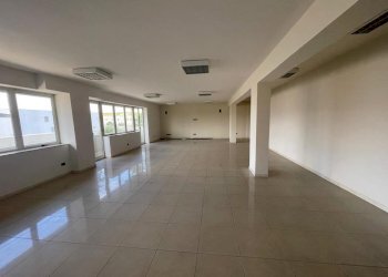 WhatsApp Image 2025-10-19 at 19.19.09 (1).jpeg - Capannone Scordia - foto 17