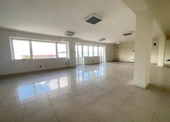 WhatsApp Image 2025-10-19 at 19.19.09.jpeg - Capannone Scordia - foto 20