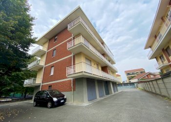 IMG_5427.JPG - Box Via Generale Gazzera 30, Ciriè - foto 1