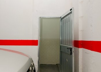 1.0 INGRESSO .jpg - Magazzino VIA CHIARAVAGNA  18R, Genova - foto 3