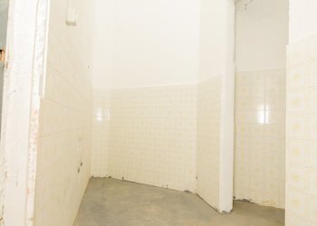 2.0 LOCALE 1.jpg - Magazzino VIA CHIARAVAGNA  18R, Genova - foto 7