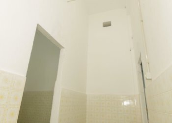 2.3 LOCALE 1.jpg - Magazzino VIA CHIARAVAGNA  18R, Genova - foto 10