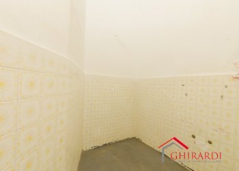 3.0 LOCALE 2.jpg - Magazzino VIA CHIARAVAGNA  18R, Genova - foto 13