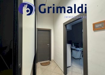 image00003.jpeg - Ufficio Napoli - foto 2