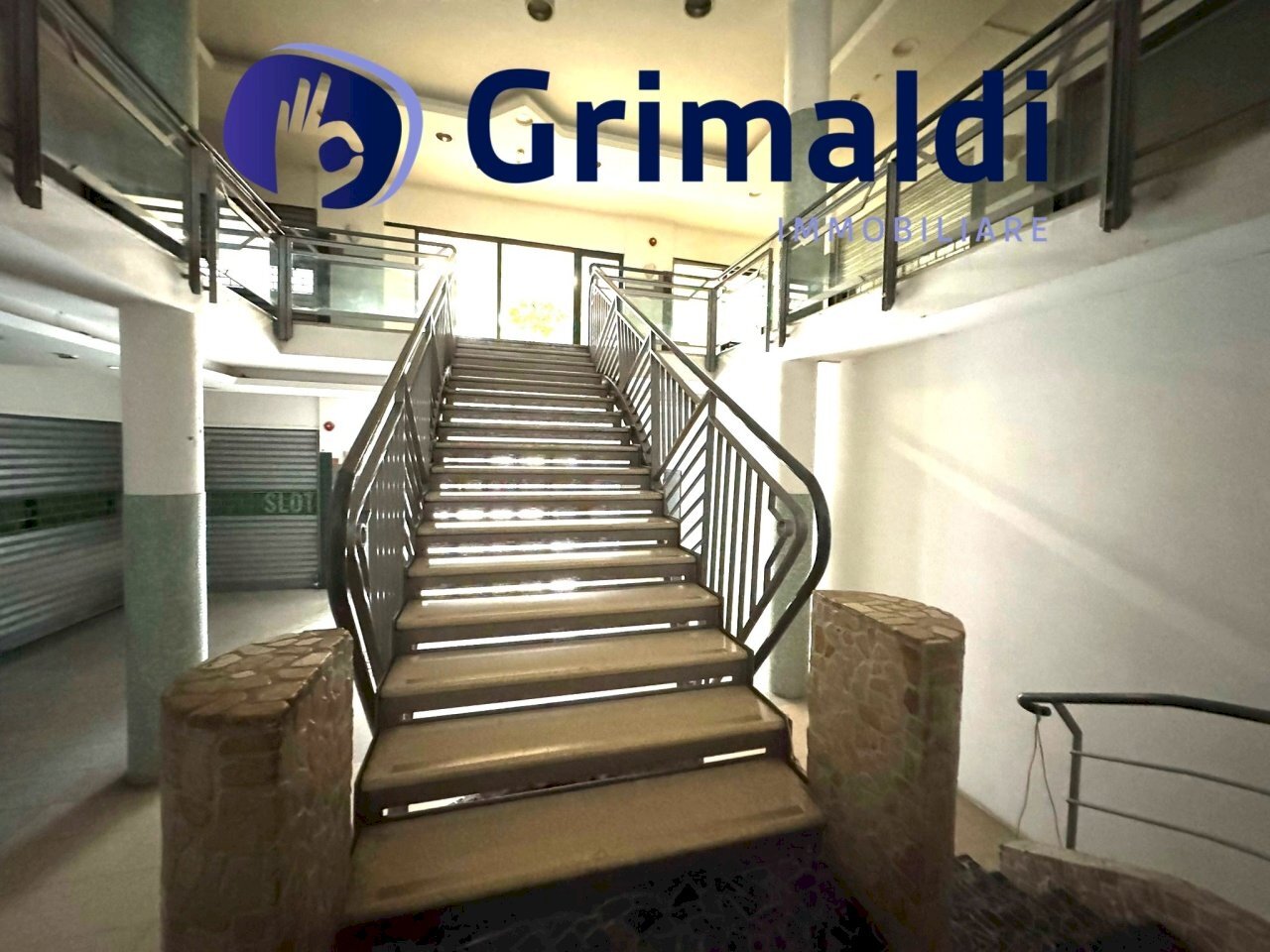 image00011.jpeg - Ufficio Napoli - foto 2