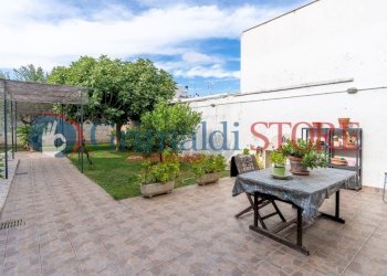 31 - appartamento Via Bruni 11 Lecce_risultato.jpg - Casa indipendente Via Bruni Antonio 11, Lecce - foto 1