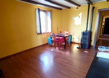 soggiorno - Trilocale Via Pievetta, Castel San Giovanni - foto 2