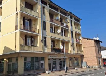 facciata - Trilocale Via Roma, Pieve Porto Morone - foto 2