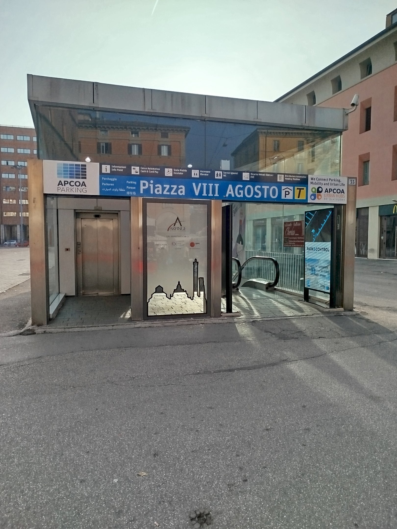 Posto Auto Piazza XIII Agosto, Bologna (zona Centro Storico) - foto 2