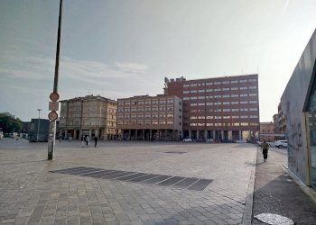 Posto Auto Piazza XIII Agosto, Bologna (zona Centro Storico) - foto 1