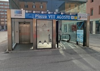 Posto Auto Piazza XIII Agosto, Bologna (zona Centro Storico) - foto 2