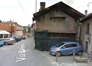 esterno lato ovest - Casale via Malherbes, 23, Aosta - foto 2