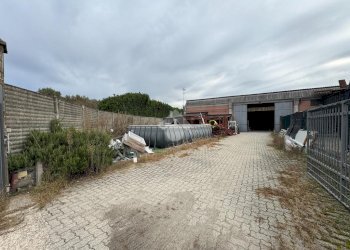 Capannone Via XXV Aprile, Galliate - foto 27