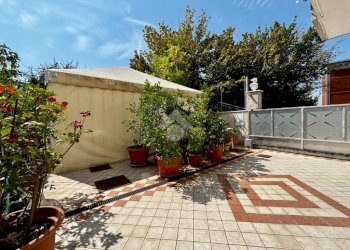 Villa a Schiera Via Meldola, Rimini - foto 1