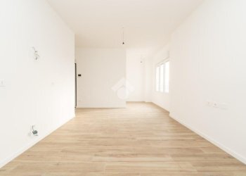 Trilocale Via Cortina D'Ampezzo, Milano (zona Vigentino) - foto 1