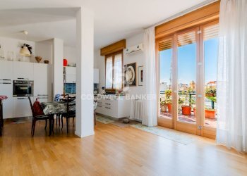 Foto 1 - Trilocale Via Cesare Battisti
 
11, Brindisi - foto 1