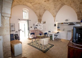 Foto 1 - Casa indipendente Vico Ruggero Bacone
 
4, Ostuni - foto 1