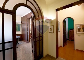 Hall / corridoio - Quadrilocale Via Pietro Ravanas
 
228, Bari - foto 2