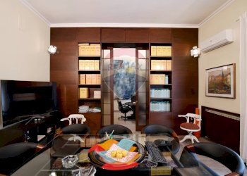 Sala da pranzo - Quadrilocale Via Pietro Ravanas
 
228, Bari - foto 9