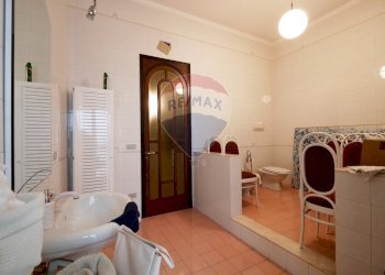 Bagno - Quadrilocale Via Pietro Ravanas
 
228, Bari - foto 20