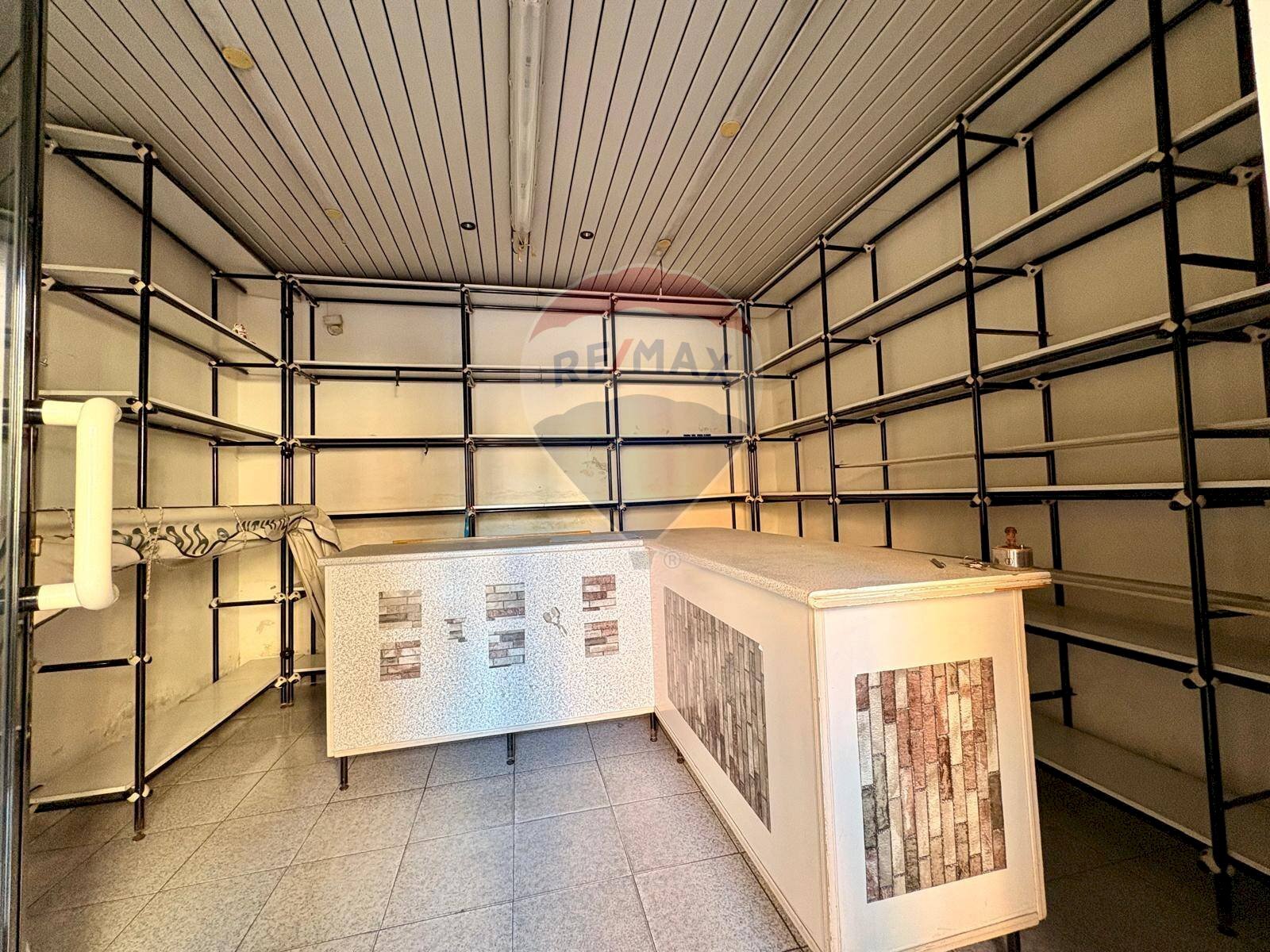 Dispensa di stoccaggio - Commercial Premises Via Giulio Petroni
20, Bari - photo 2