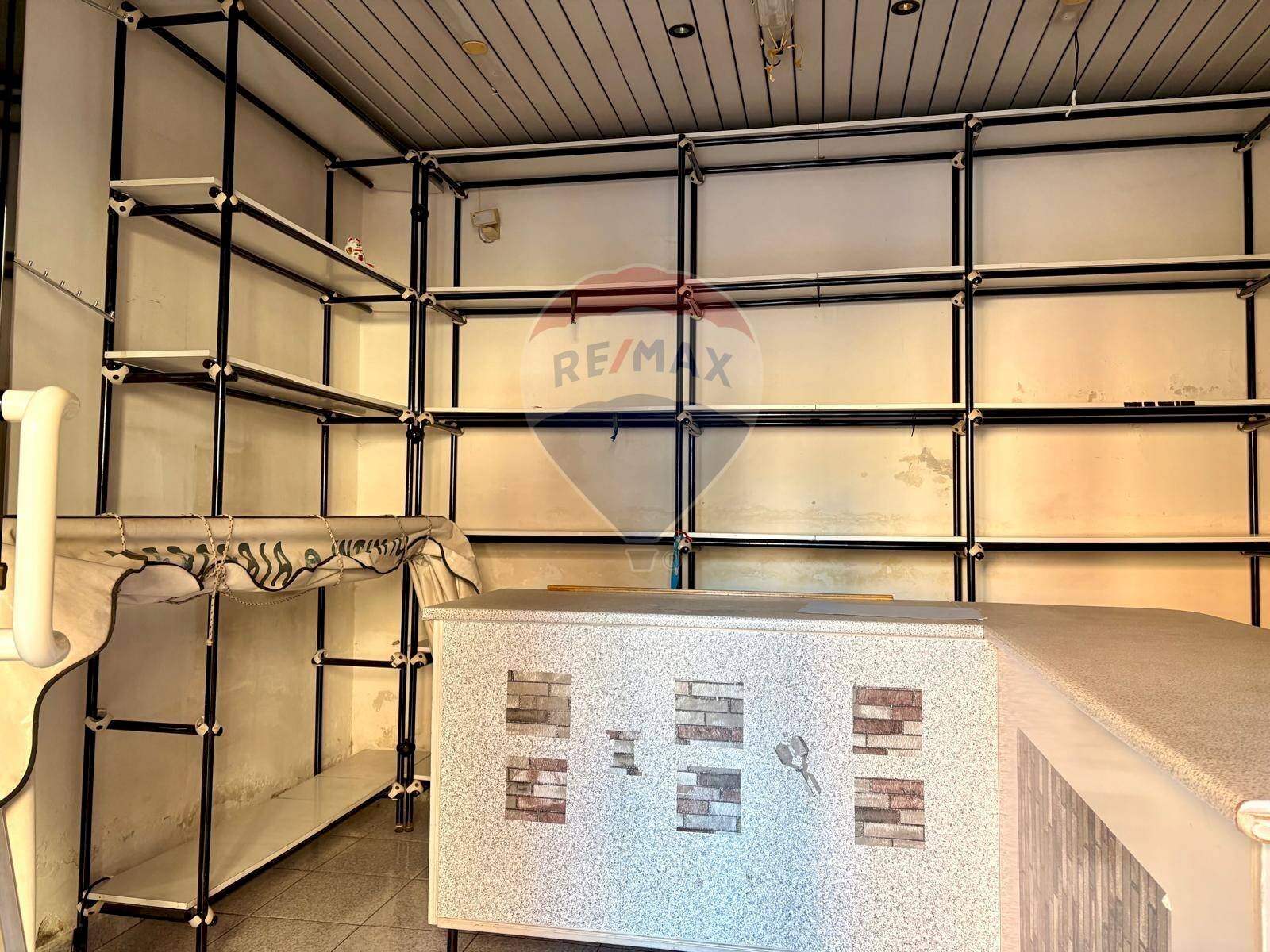 Dispensa di stoccaggio - Commercial Premises Via Giulio Petroni
20, Bari - photo 3