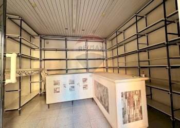 Dispensa di stoccaggio - Locale Commerciale Via Giulio Petroni
 
20, Bari - foto 2