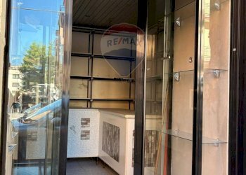 Ricezione / Lobby - Locale Commerciale Via Giulio Petroni
 
20, Bari - foto 4