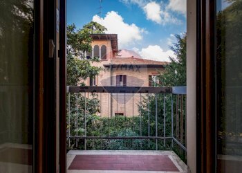 Vista dalla camera da letto - Appartamento Viale Timavo
 
57, Reggio nell'Emilia - foto 9