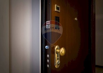 Porta blindata - Appartamento Viale Timavo
 
57, Reggio nell'Emilia - foto 15