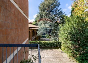 Vista spazi esterni - Appartamento Viale Timavo
 
57, Reggio nell'Emilia - foto 34