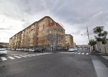 Edificio all\'aperto - Quadrilocale Via Giuseppe Fava
 
75, Catania - foto 4