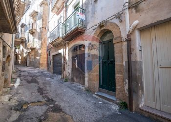 Edificio all\'aperto - Casa indipendente Via Alba
 
13, Caltagirone - foto 27