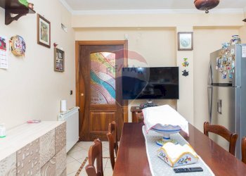 Sala da pranzo - Appartamento via San Nicolo'
 
6, Aci Catena - foto 7