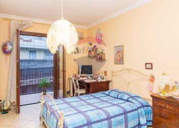 Camera / camera da letto - Appartamento via San Nicolo'
 
6, Aci Catena - foto 16