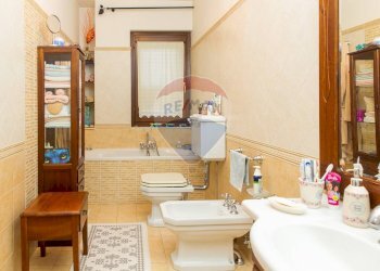 Bagno - Appartamento via San Nicolo'
 
6, Aci Catena - foto 18