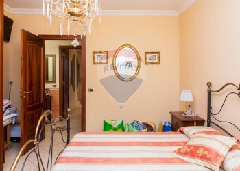 Camera / camera da letto - Appartamento via San Nicolo'
 
6, Aci Catena - foto 24