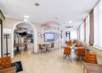 Sala da pranzo - Cafeteria - Cold Bar Stradale San Giorgio
 
196, Catania - photo 14