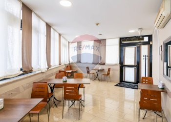 Sala da pranzo - Cafeteria - Cold Bar Stradale San Giorgio
 
196, Catania - photo 16