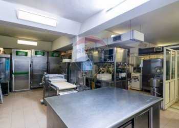 Cucina - Cafeteria - Cold Bar Stradale San Giorgio
 
196, Catania - photo 27