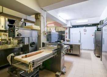 Cucina - Cafeteria - Cold Bar Stradale San Giorgio
 
196, Catania - photo 28